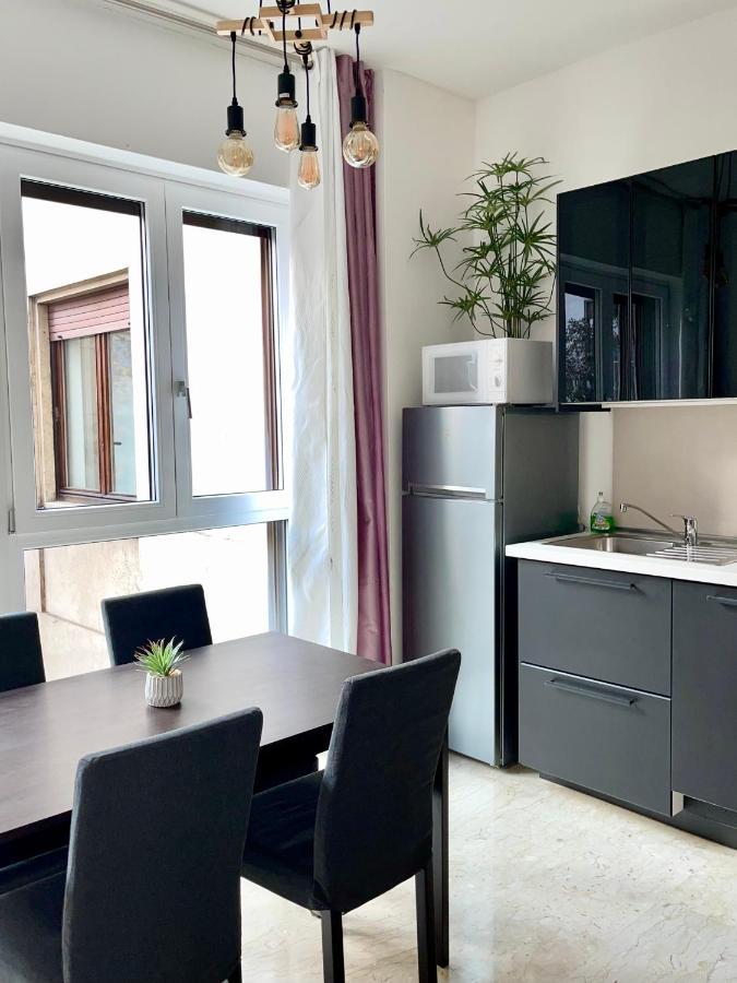 The White House, Modern Apartment In Center ミラノ エクステリア 写真
