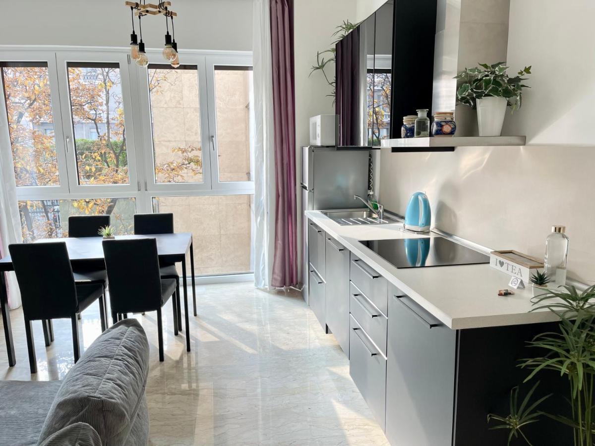 The White House, Modern Apartment In Center ミラノ エクステリア 写真