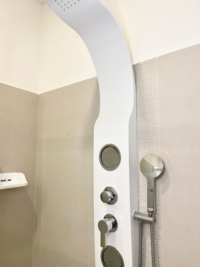 The White House, Modern Apartment In Center ミラノ エクステリア 写真