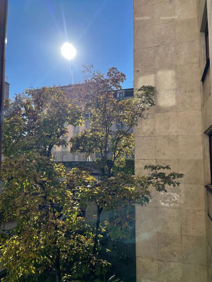 The White House, Modern Apartment In Center ミラノ エクステリア 写真